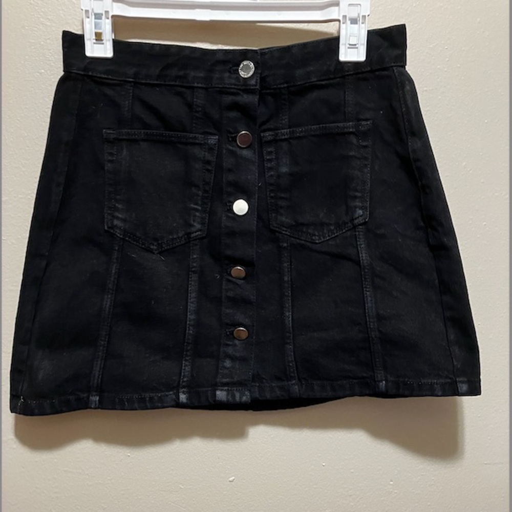 Zara Women’s Black Denim Mini Skirt Size Medium